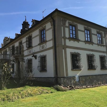 Zamecek Zdiky - Zamecky Apartman Bujanov Bagian luar foto