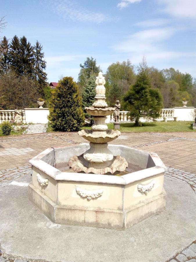 Zamecek Zdiky - Zamecky Apartman Bujanov Bagian luar foto