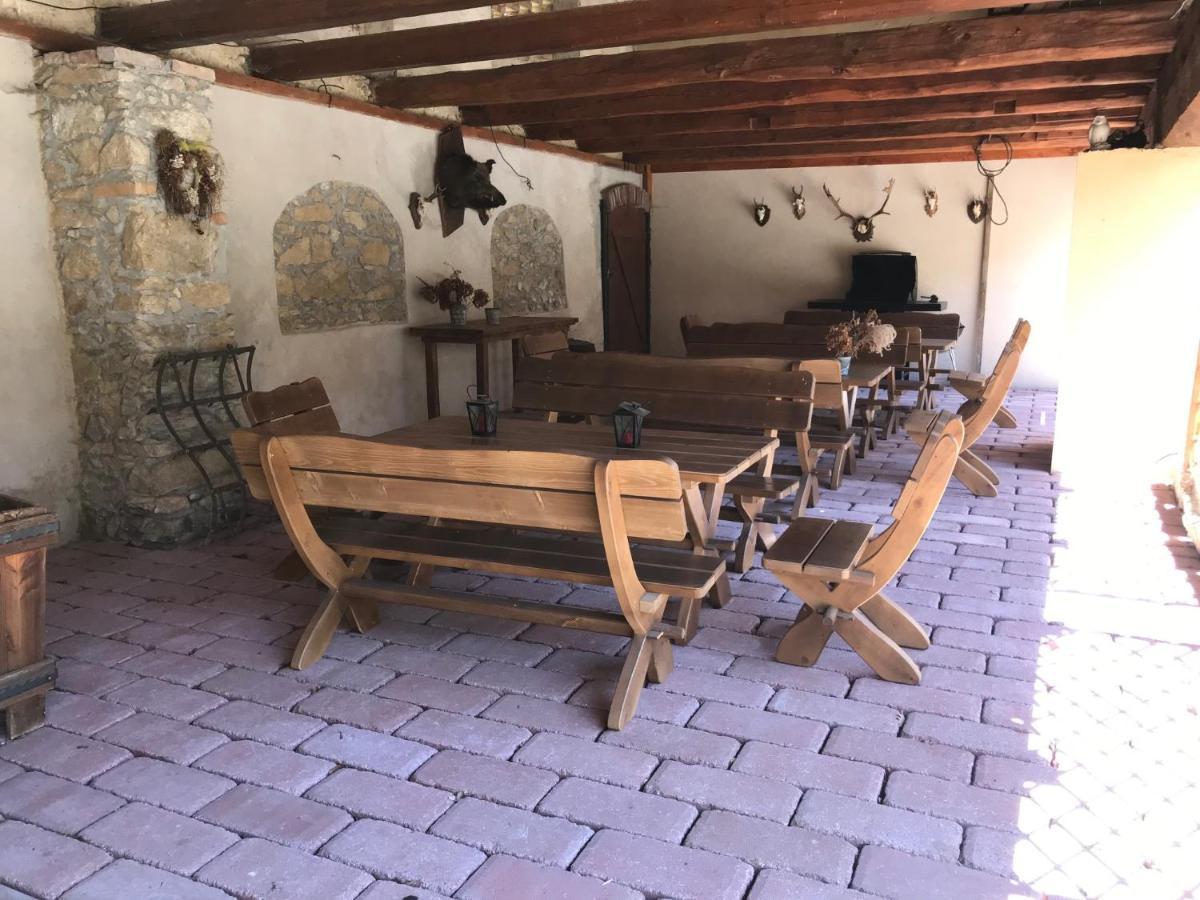 Zamecek Zdiky - Zamecky Apartman Bujanov Bagian luar foto