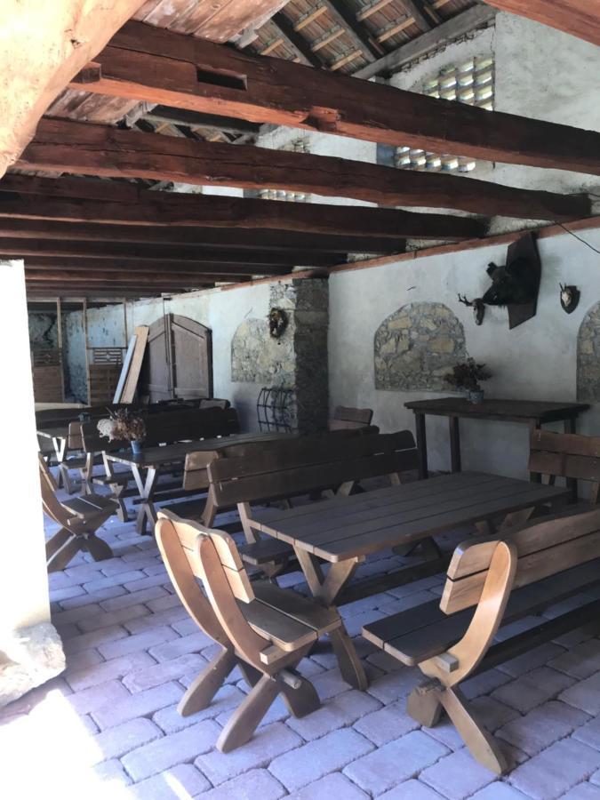 Zamecek Zdiky - Zamecky Apartman Bujanov Bagian luar foto